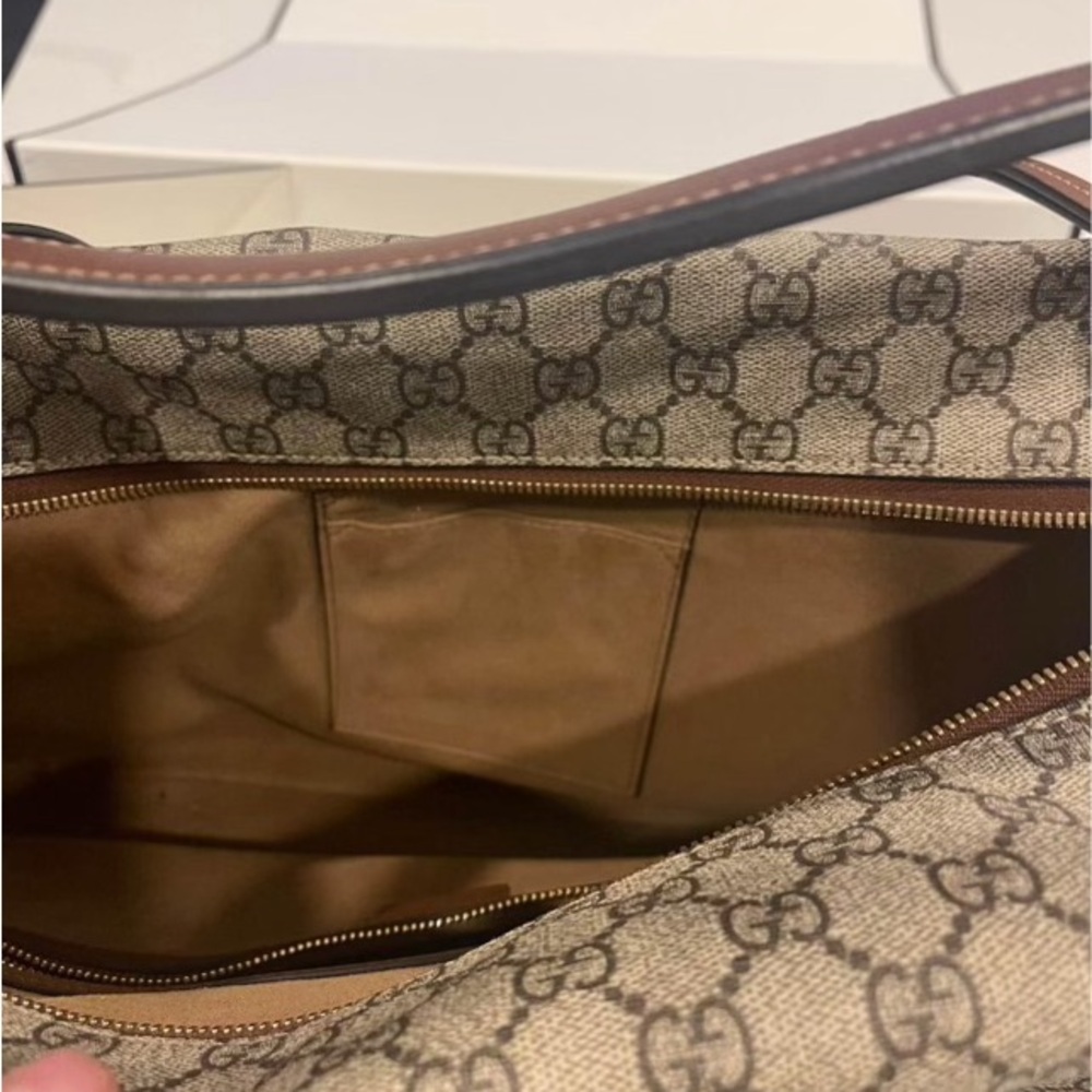 Gucci Cream and Brown Shoulder Bag with Gold Chain - Picture 5 of 6